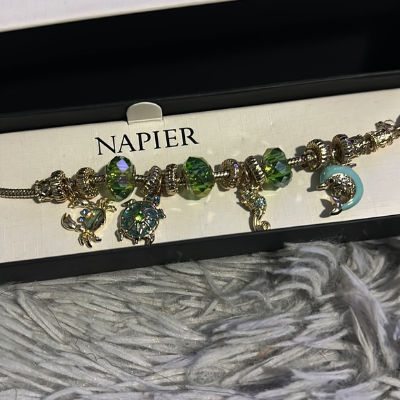 NWT Napier Sea Life Charm Bracelet - Picture 3 of 3
